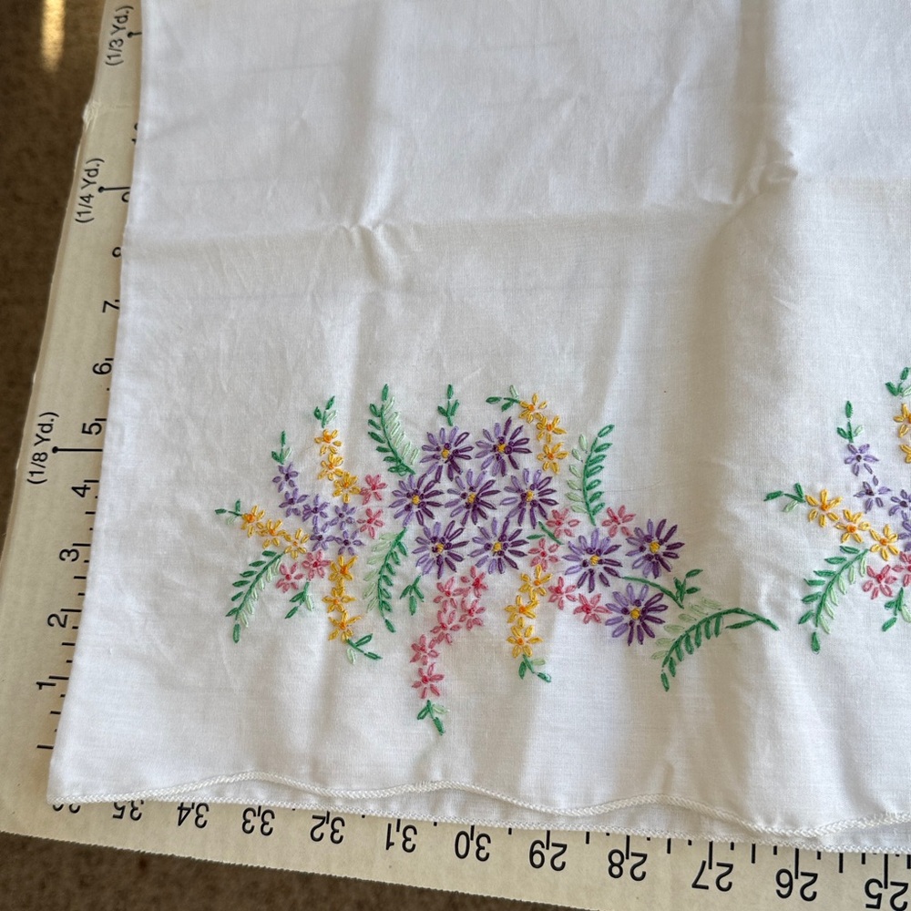 Vintage Hand Embroidered Pillowcases – Floral Pastel Design – 1950s Cotton Pair - Picture 9 of 16